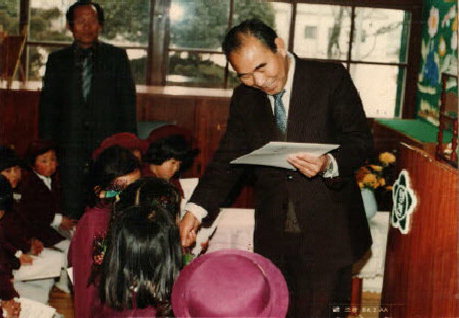 ▲ 1984년 양산 영천초등학교 병설유치원 졸업식.