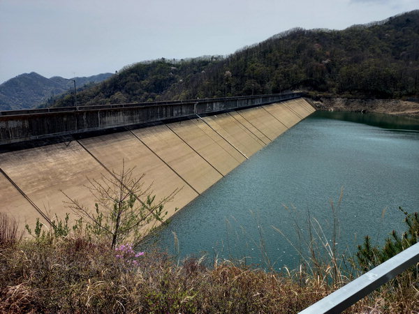 ▲ 산청군 고운동 계곡에 건설한 양수발전소 상부댐. /배혜원 시민기자