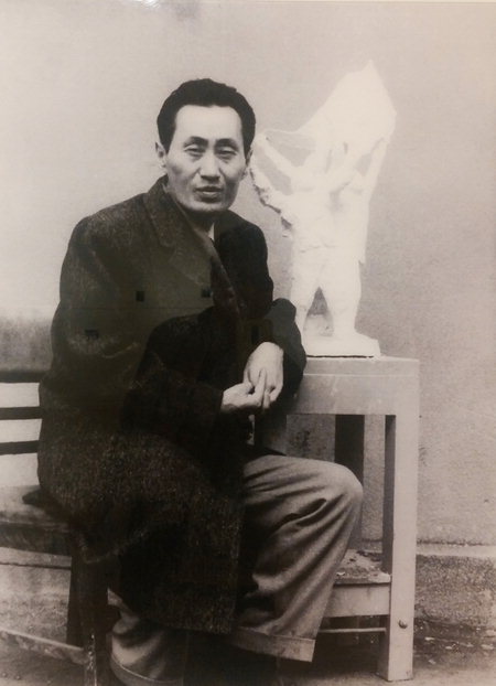 ▲ 한국 추상조각의 선구자 김종영의 1963년도 사진.