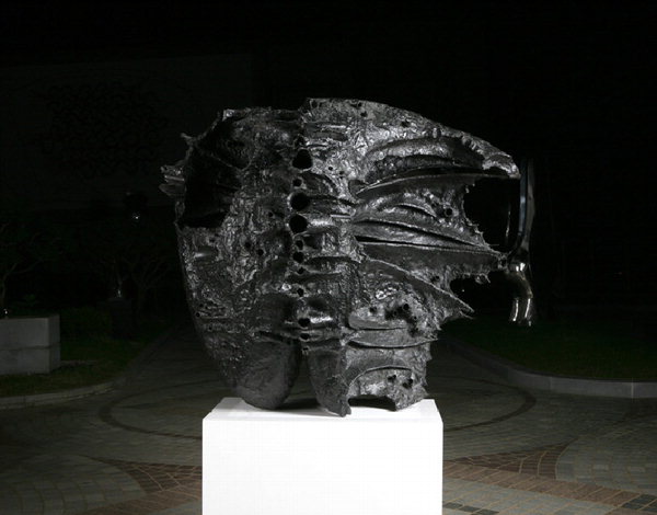 ▲ 1965년 대한민국미술대전에서 조각 최초로 대상을 받은 '역사의 원'. /경남도민일보 DB