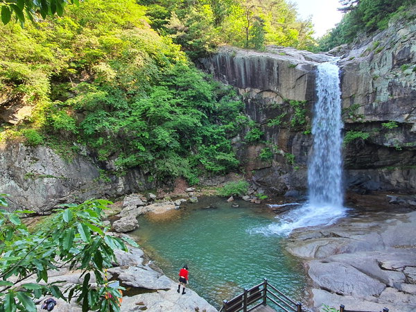 ▲ 황계폭포 전경. 합천군 용주면에 있다.  /조재영 기자