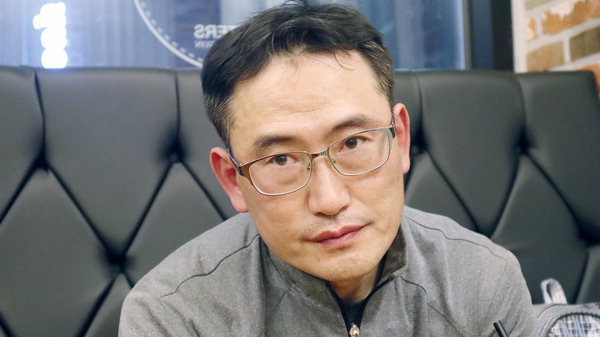 ▲ 경기도 평택에서 만난 고현태 씨. 삼성중공업 크레인 사고로 형을 잃은 고 씨는 책임자에게 사과를 듣고 싶다고 했다.  /최환석 기자