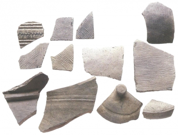 운라산성에서 채집된 대가야계 토기 조각들. /대가야박물관