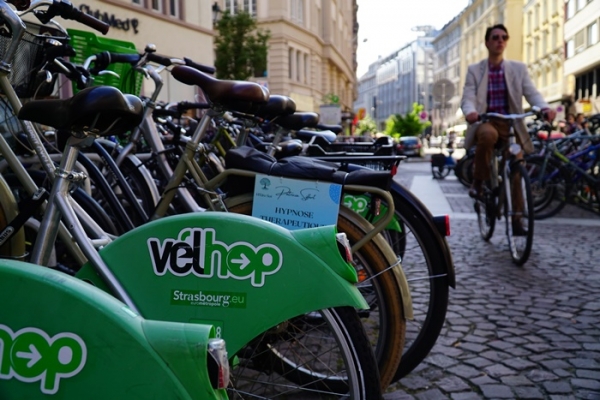 2010년 탄생한 프랑스 스타르스부르 공유 자전거 '벨홉'. 인구 29만 명 도시에서 연간 이용건수는 190만 건에 이른다. /김연수 기자