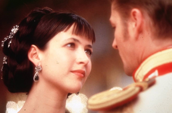 1997년 영화 '안나 카레니나'에서 안나 역을 열연한 배우 소피 마르소.