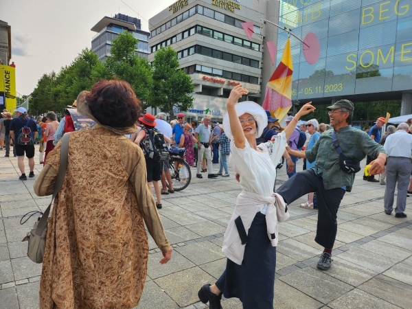 독일의 '슈투트가르트21 프로젝트'를 반대하는 춤추는 집회. /전희식 작가