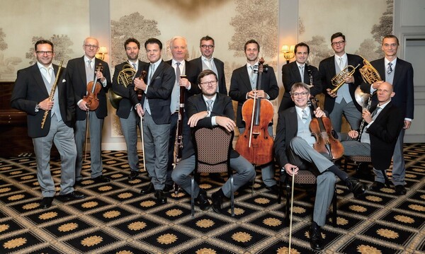 빈 필하모닉 오케스트라의 새해 공연을 마치고 7일 내한한 필하모닉 앙상블. 빈 필하모닉 단원 13명으로 구성됐다. /연합뉴스