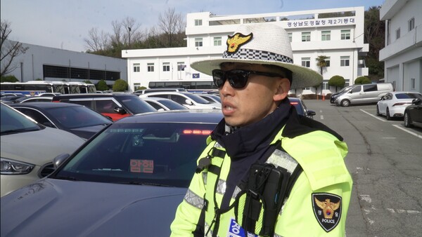 움직이는 단속카메라 ‘암행순찰차’