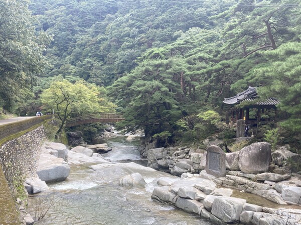 합천군이 5월과 6월 두 달 동안 진행하는 '오감오색 걷기 스탬프 투어' 행사가 성황리 진행되고 있다. 해이나 소리길. /경남도민일보DB