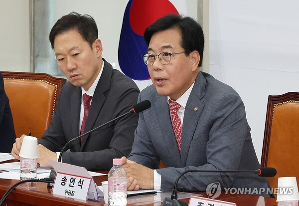 기획재정부 제2차관 출신 국민의힘 송언석 재정·세제개편특위 위원장이 지난달 18일 오후 국회에서 열린 재정·세제개편특별위원회 전체회의에서 발언하고 있다. /연합뉴스