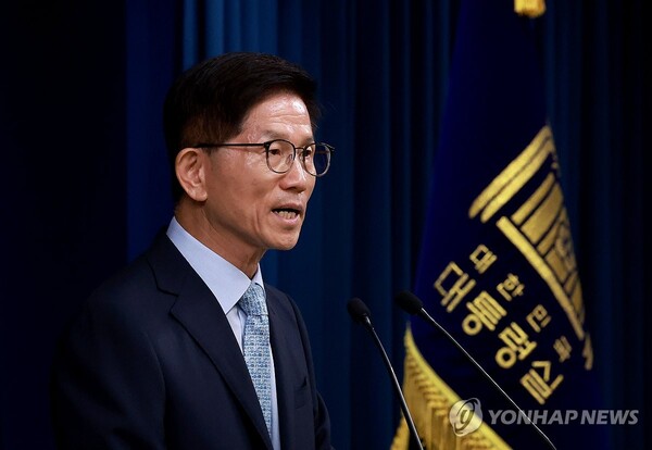 김문수 신임 고용노동부 장관 후보자가 31일 서울 용산 대통령실 청사에서 열린 인사브리핑에 참석해 소감을 말하고 있다. /연합뉴스