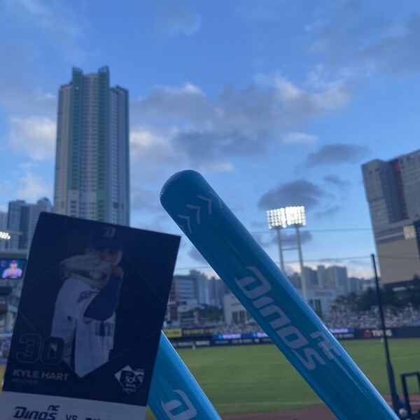 야구장을 찾는 또 하나의 묘미는 다양한 굿즈다. /정유정