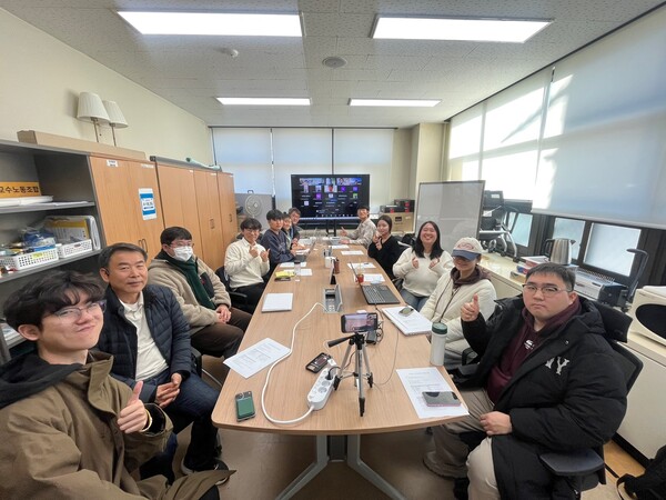 경상국립대 비상시국회의(준)가 8일 가좌캠퍼스에서 첫 회의를 열었다. /경상국립대 비상시국회의(준)