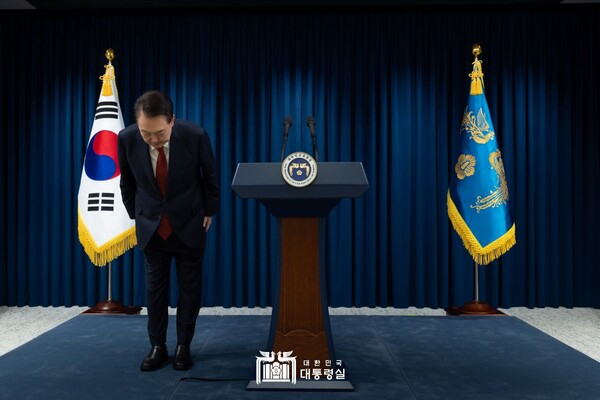 윤석열 대통령이 7일 대국민 담화를 마치고 인사하고 있다. /대통령실