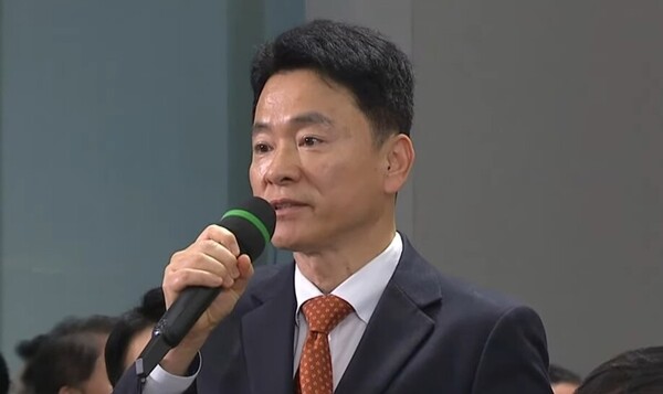 11월 7일 윤석열 대통령 대국민 담화 및 기자회견에서 질문하고 있는 박석호 부산일보 기자. /방송화면 갈무리