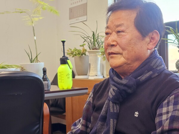 3.15의거 참여자 김익권 씨가 4일 오후 창원시 마산합포구청에서 인터뷰하고 있다. /최석환 기자