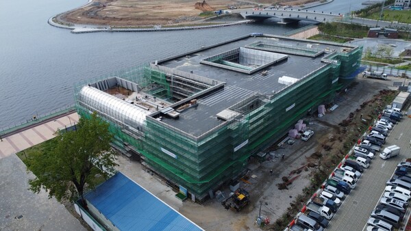 창원 마산합포구 3.15해양누리공원에 들어서는 민주주의전당. 올해 상반기 정식 개관을 앞두고 있다. /창원시