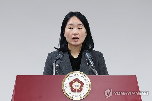 천재현 헌법재판소 공보관이 브리핑하고 있다. /연합뉴스