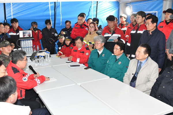 경남도의회는 대형 산불 소식에 21일부터 23일까 산청과 하동을 방문했다. /경남도의회 