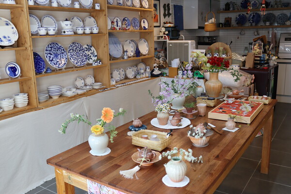 창원시 진해구 여좌동 공간 도자랑 내부. /백솔빈 기자