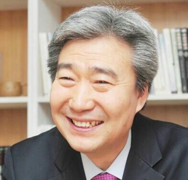 이두영 국민주도상생개헌운동본부 공동운영위원장. /경남도민일보 DB