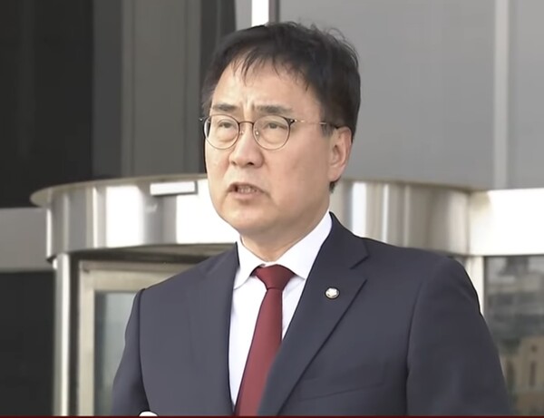 최형두 국민의힘 의원이 6일 국회 본청 앞에서 대국민 사과문을 발표했다. /YTN 뉴스 화면 갈무리