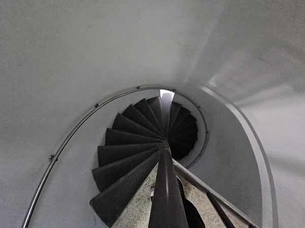 민주화운동기념관 구관(M2) 나선형 계단. /최석환 기자