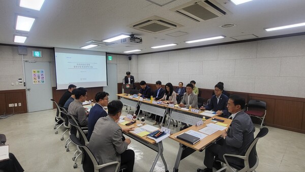 경남도는 16일 '트라이포트 연계 물류산업 육성전략 수립 용역' 최종보고회를 열었다. /경남도