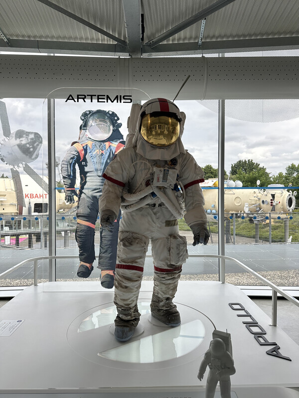 툴루즈 우주박물관에 있는 아르테미스 프로젝트 우주인 모형 /이영호 기자