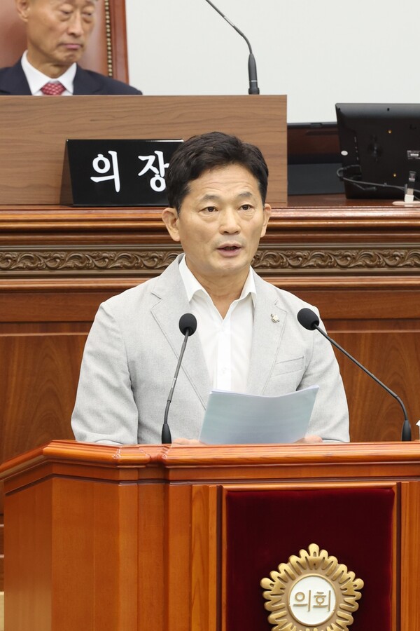 박해정 창원시의원이 17일 창원시의회 제145회 임시회 제1차 본회의 5분 발언에서 빅트리 문제를 지적하고 있다./창원시의회