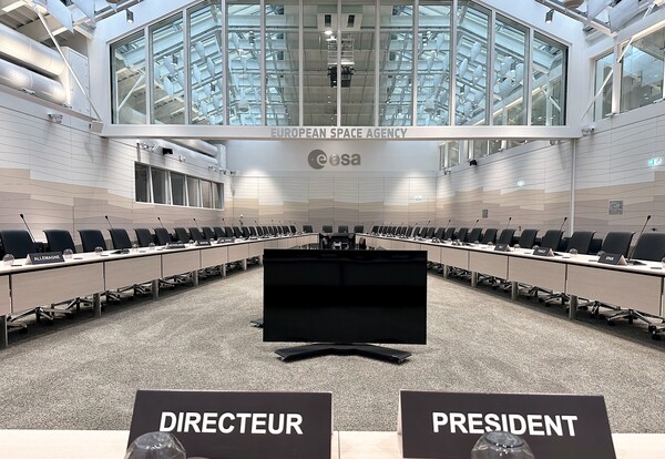 유럽우주국(esa) 회원국 대표들이 모여 회의를 하는 위원회실 /이영호 기자
