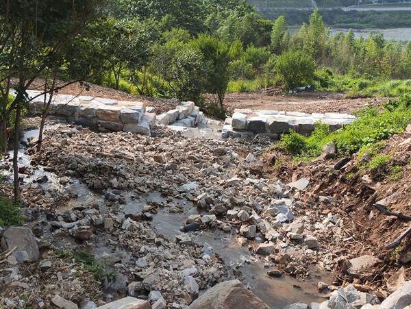 산청군 시천면 산불 피해지 사방댐. /산림청