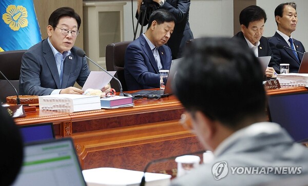 이재명 대통령이 12일 서울 용산 대통령실에서 열린 국무회의에서 발언하고 있다. /연합뉴스