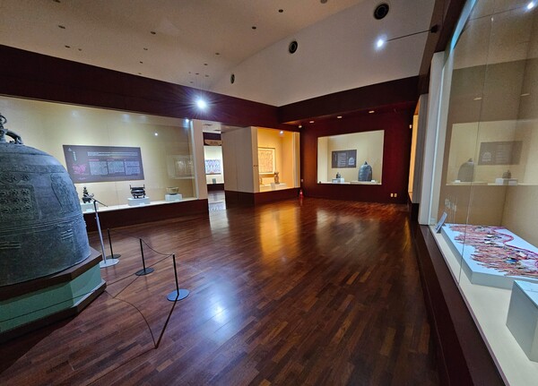 합천 해인사성보박물관 상설전시실.