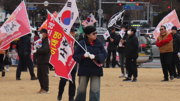 올해 1월 윤석열 대통령 탄핵 반대 집회에 참석한 김미나 창원시의원. /경남도민일보 DB