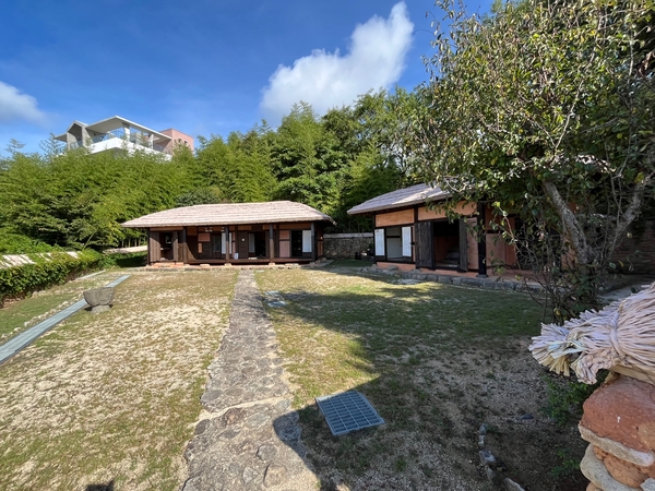 통영 청마문학관 위쪽에 있는 유치환 시인의 생가. /권영란 작가