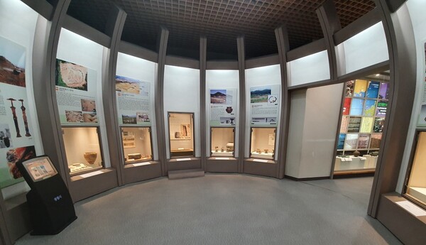 창원시립마산박물관 내부.