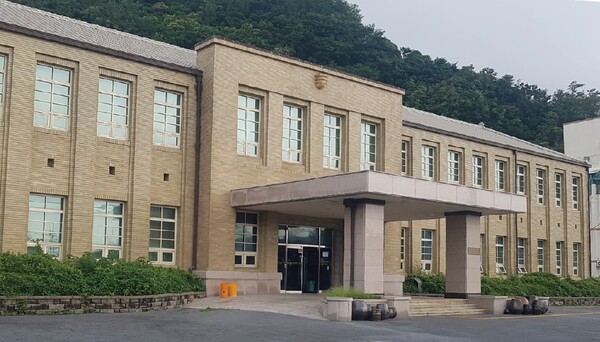 통영시립박물관 건물.