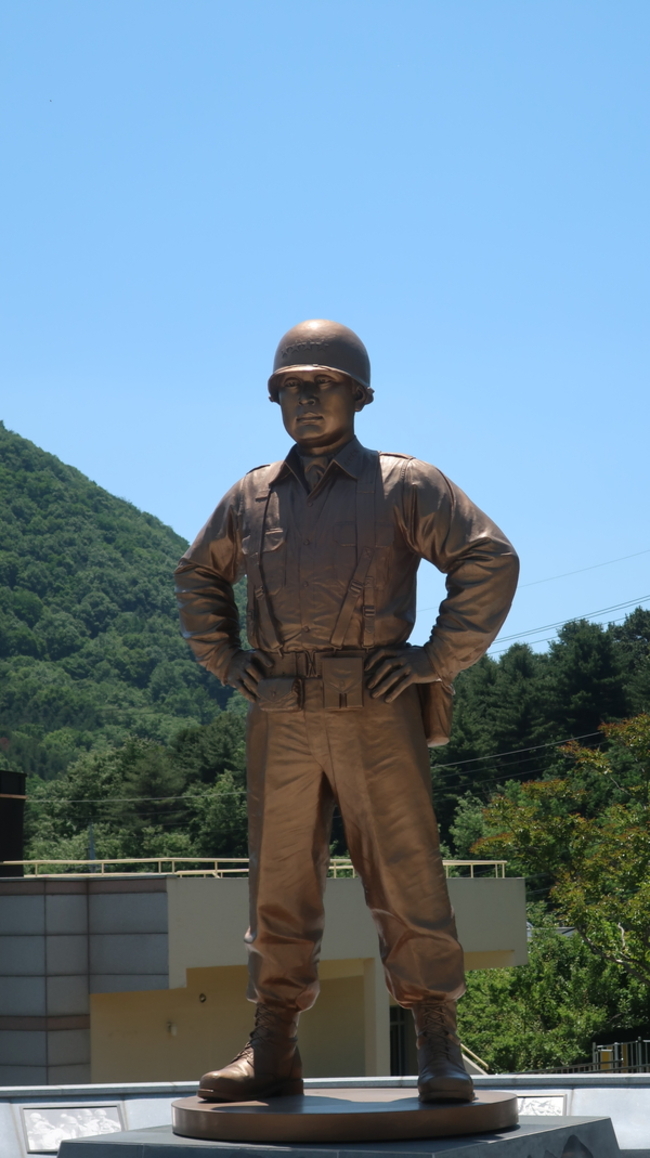 백선엽 동상, 경북 칠곡 다부동 전적기념관. /김석환