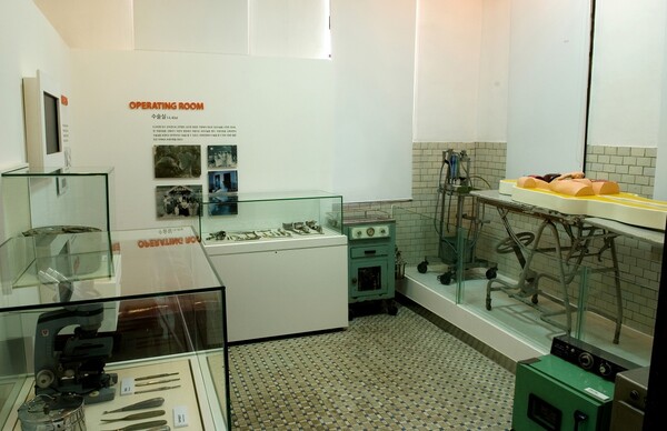 거창근대의료박물관 수술실.