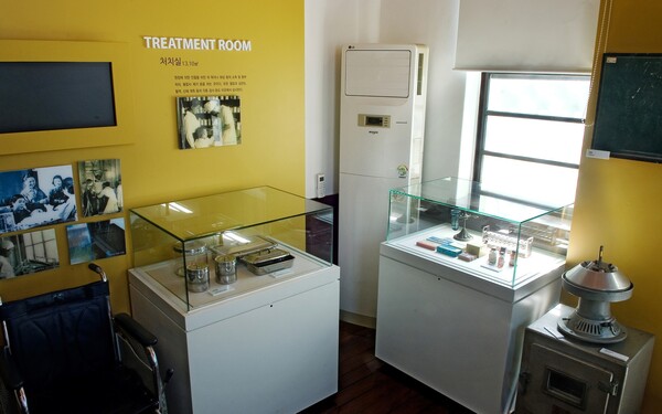 거창근대의료박물관 처치실.