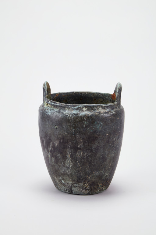 김해 대성동고분군에서 출토된 북방계 청동 솥(銅鍑). /국립김해박물관