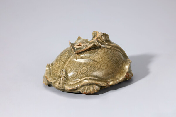 청자구룡형연적. /(재)해동문화재연구원