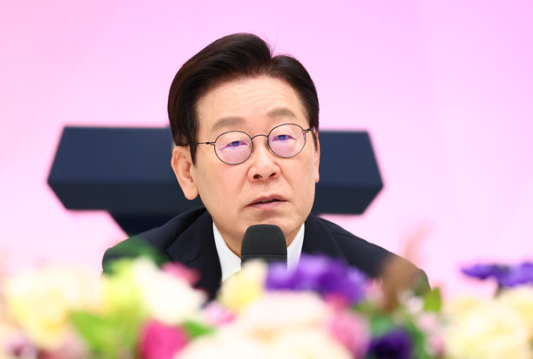 이재명 대통령이 12일 청와대 영빈관에서 열린 시장·군수·구청장 초청 국정설명회에서 발언하고 있다. /연합뉴스