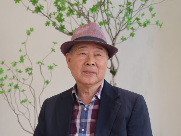 평생 쓴 시조를 모두 모아 시조전집을 낸 이우걸 시조시인. /주성희 기자