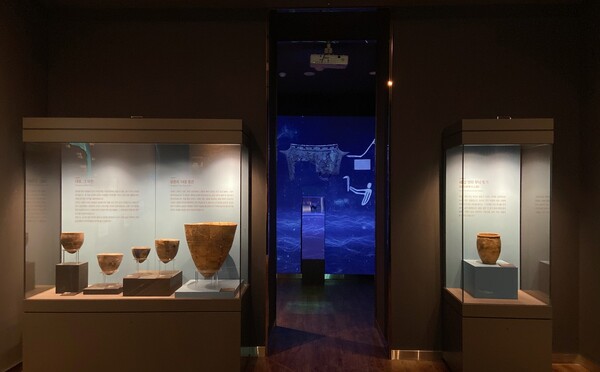 진주청동기문화박물관에 전시된 토기.