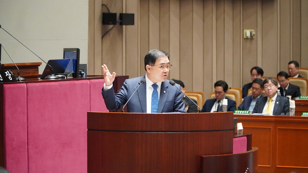 허성무 더불어민주당 창원 성산 국회의원이 국회 예산결산특별위원회에서 질의하고 있다. /허성무 의원실