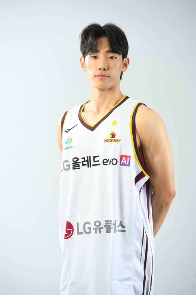 2025 신인 드래프트에서 1라운드에 지명된 창원LG 김준영. /KBL