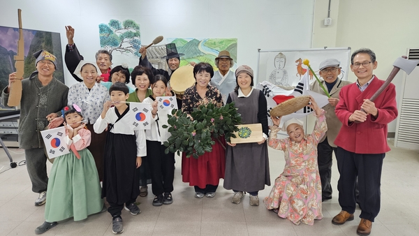 하동26토지연구회는 21일 하동군 악양생활문화세터에서 뮤지컬 <토지>를 선보인다. /하동26토지연구회