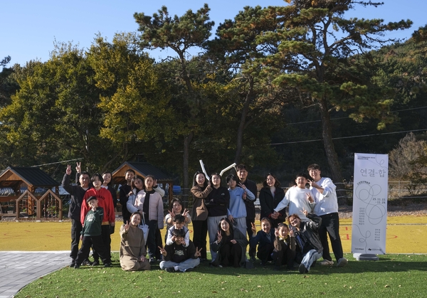 29일까지 고성청년예술촌에서 ‘2025 장애예술 활성화 지원사업’ 결과보고전 <연결합>이 열린다. /김미정